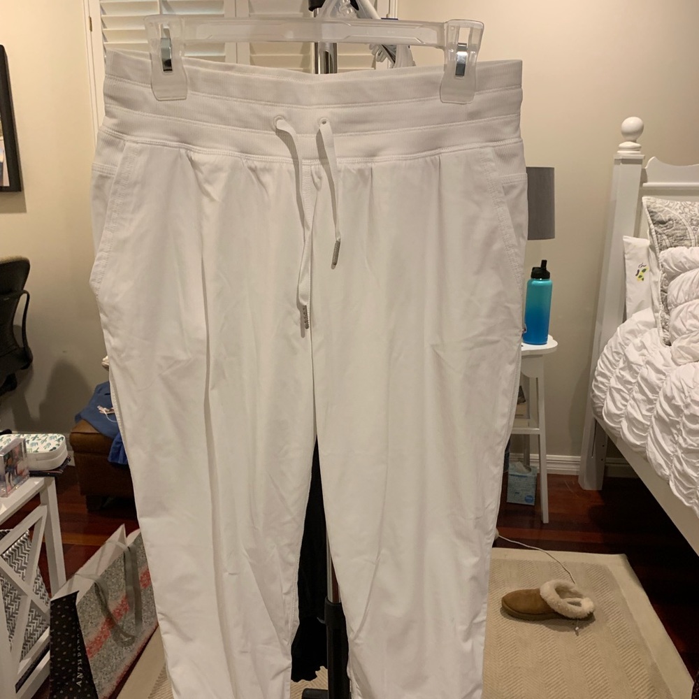 Lululemon cropped Dance Studio Pant